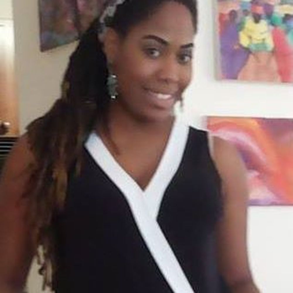 Meet your Posher, Carmelle